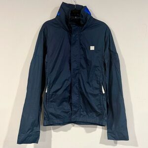 BENCH LIGHT WEIGHT FULL ZIP JACKET EMBROIDERED COLLAR AND PACKABLE HOOD SIZE M